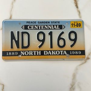 Vintage North Dakota  license plate ‘89